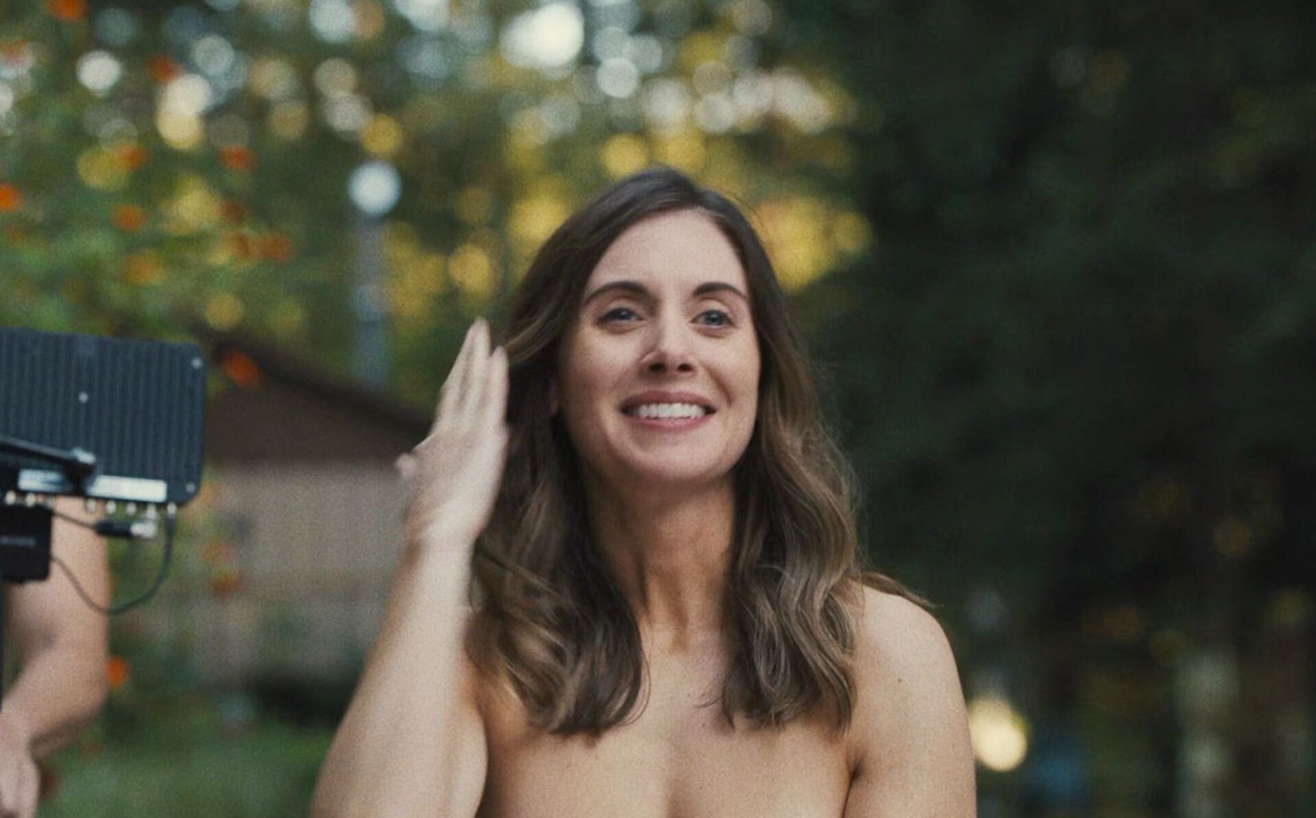 Scene in topless con Alison Brie, Halle Berry ed Emily Ratajkowski
